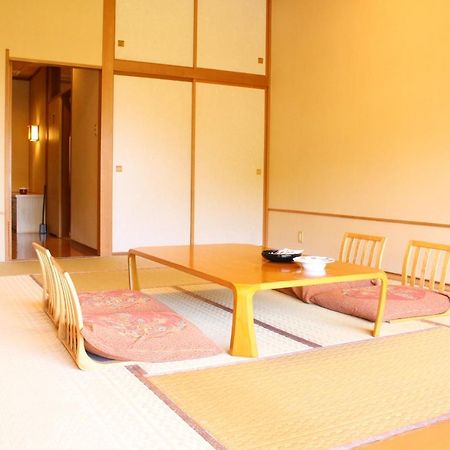 土湯温泉 やすらぎの宿 向瀧旅館 Fukushima  Extérieur photo
