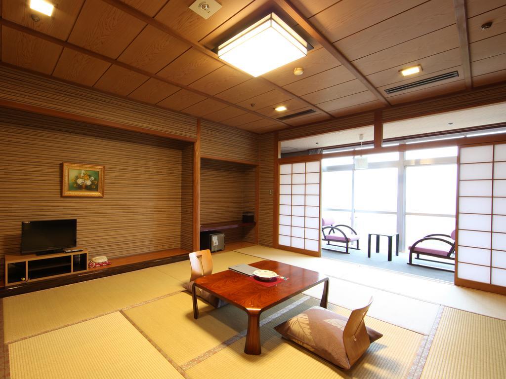 土湯温泉 やすらぎの宿 向瀧旅館 Fukushima  Extérieur photo
