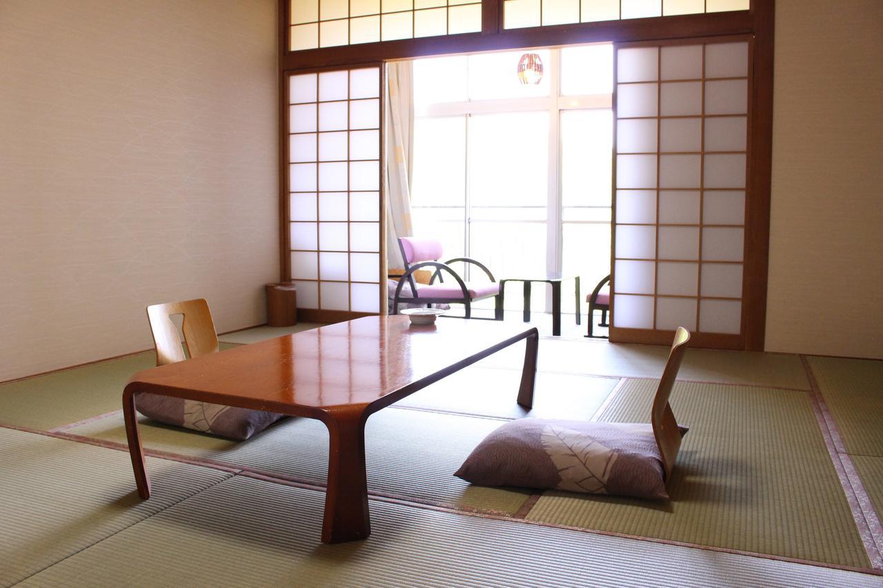 土湯温泉 やすらぎの宿 向瀧旅館 Fukushima  Extérieur photo