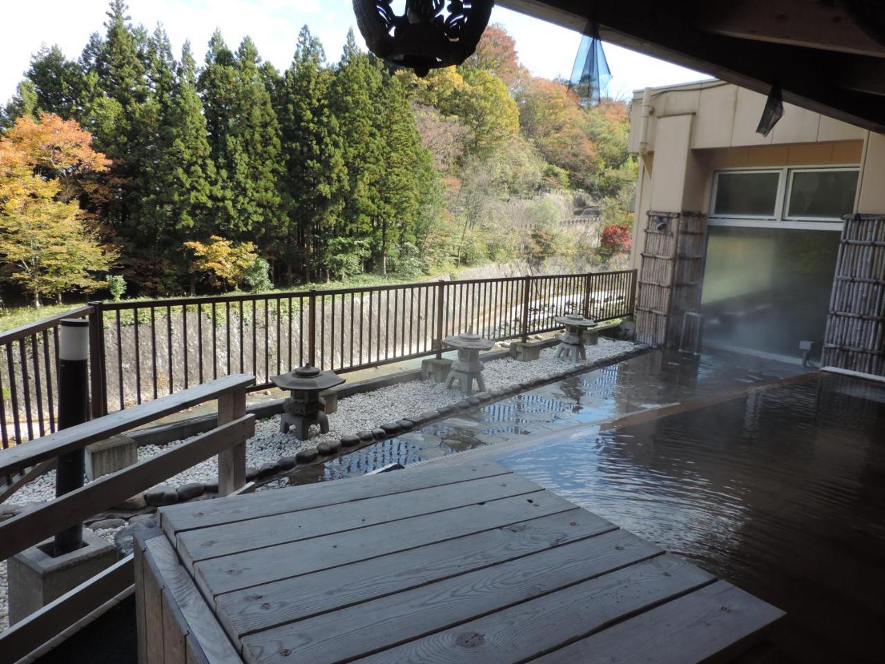 土湯温泉 やすらぎの宿 向瀧旅館 Fukushima  Extérieur photo